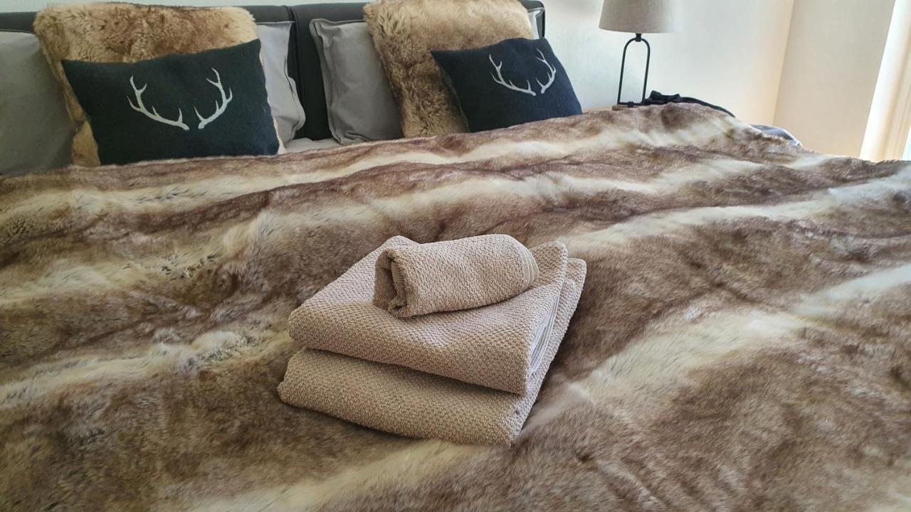 Traumhafte Ferienwohnung Im Alpinen Stil In Traumlage Schoenau am Koenigsee Luaran gambar