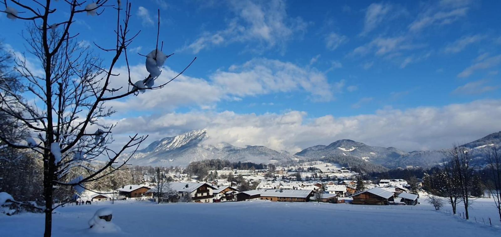 Traumhafte Ferienwohnung Im Alpinen Stil In Traumlage Schoenau am Koenigsee Bilik gambar